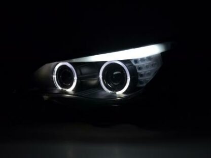 Angel eyes -ajovalot BMW serie 5 E60/E61 vm. 05-08 musta Ajovalot 3