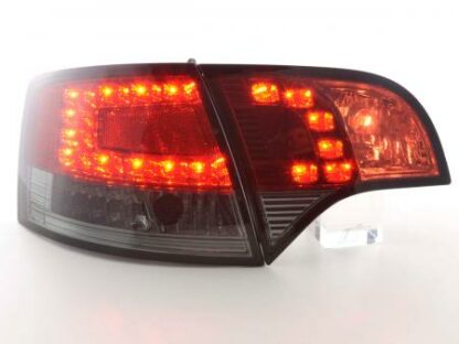 LED-takavalot Audi A4 Avant type 8E vm. 04-08 punainen/musta Takavalot 3