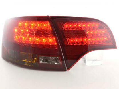LED-takavalot Audi A4 B7 8E Avant vm. 04-08 punainen/musta Takavalot 3