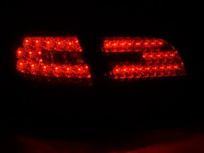 LED-takavalot Audi A4 B7 8E Avant vm. 04-08 punainen/musta Takavalot 4