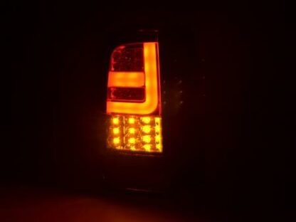 LED-takavalot Dacia Duster vm. 10- punainen/musta Takavalot 4