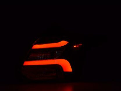 LED-takavalot Ford Focus 3 hutchback vm. 11-14 musta dynaamisella vilkulla Takavalot 2