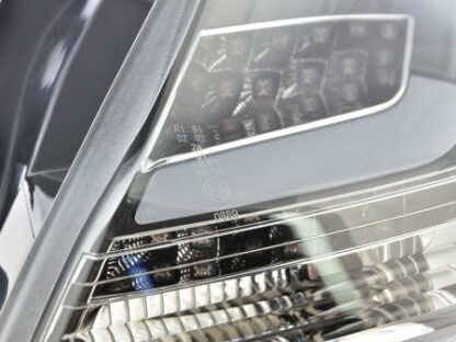 LED-takavalot Ford Focus 3 vm. 10-14 musta dynaamisella vilkulla Takavalot 3