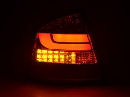 LED-takavalot Skoda Octavia 1Z saloon vm. 05-12 punainen/kirkas Takavalot 4