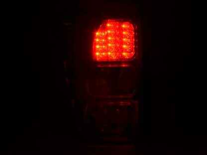LED-takavalot Suzuki Grand Vitara vm. 05- kirkas/punainen Takavalot 3
