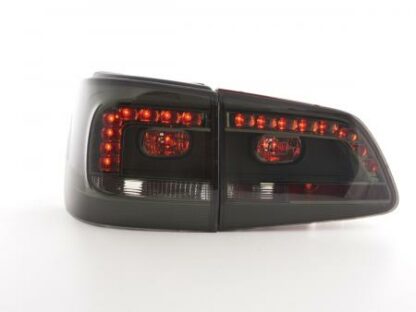 LED-takavalot VW Touran vm. 11- musta